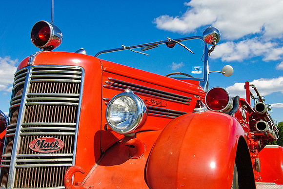 1930s Mack Pumper