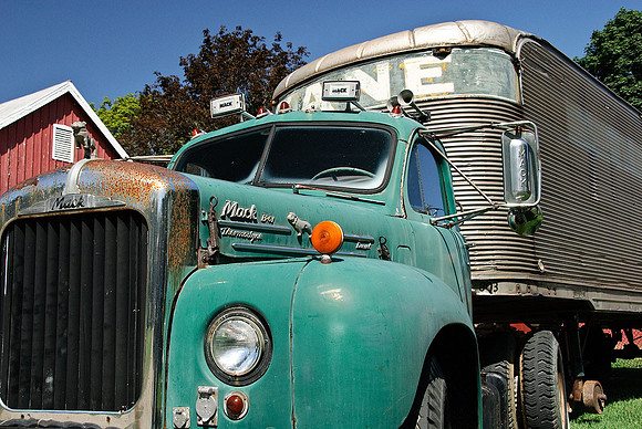 1964 Mack B-61