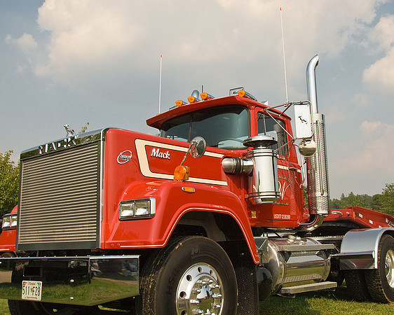 1977 Mack Super Liner