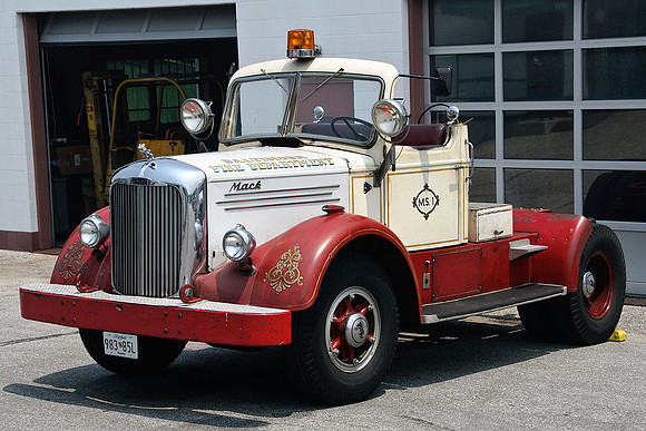 1940s Mack